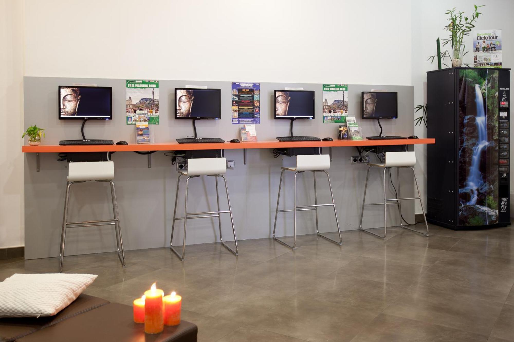 Hip Karma Hostel Barcelona Kültér fotó