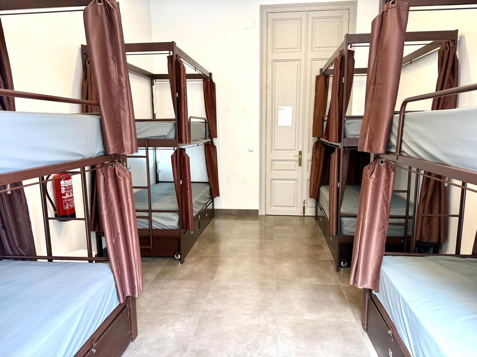 Hip Karma Hostel Barcelona Kültér fotó