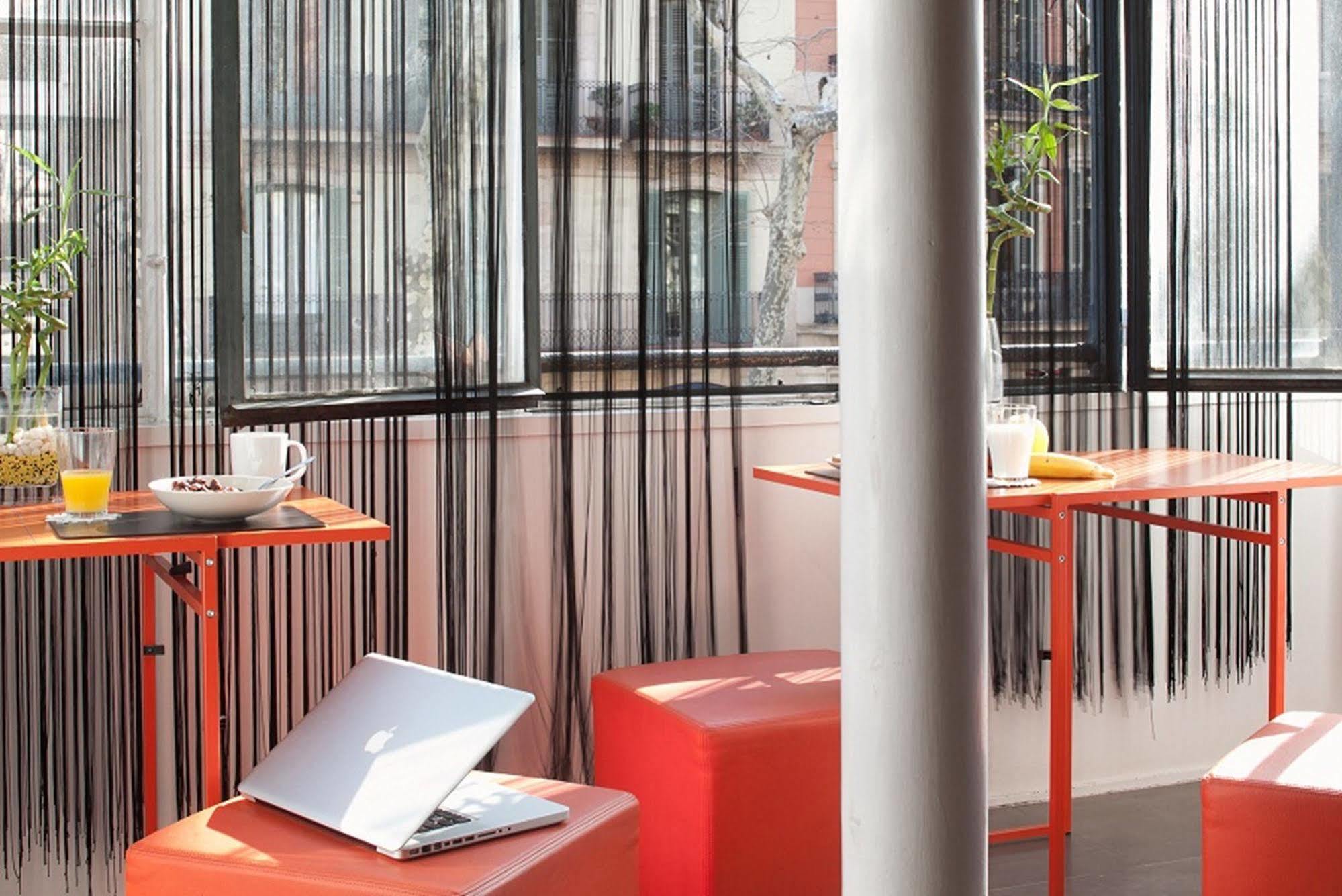 Hip Karma Hostel Barcelona Kültér fotó