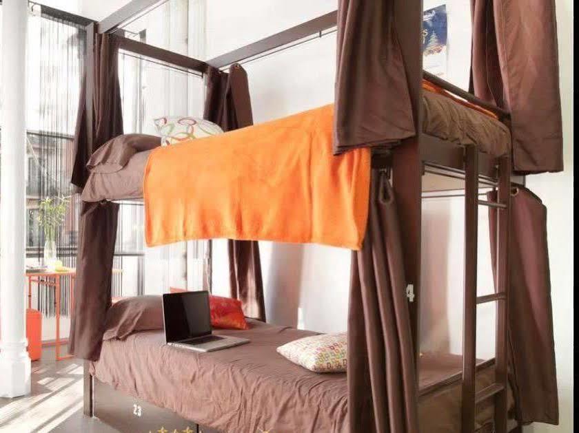 Hip Karma Hostel Barcelona Kültér fotó